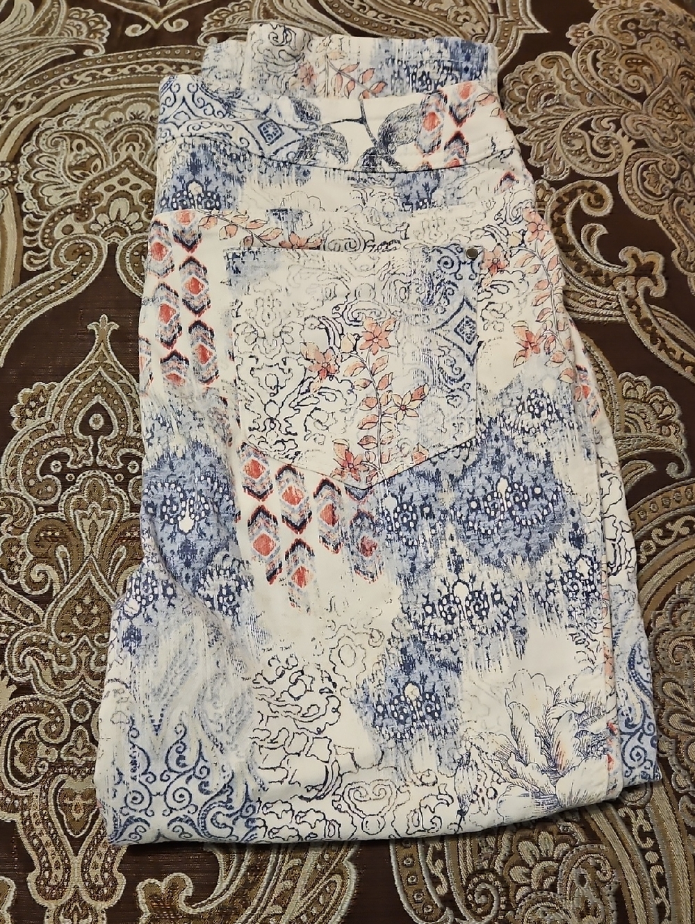 CHICO'S SIZE 2 White Floral & Blue Print ANKLE PANTS.